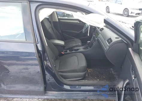 2013 Volkswagen Passat 2.5L S z USA, uszkodzony, nr VIN 1VWAP7A3XDC149292